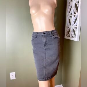 Joe’s jeans black faded jean skirt size 25